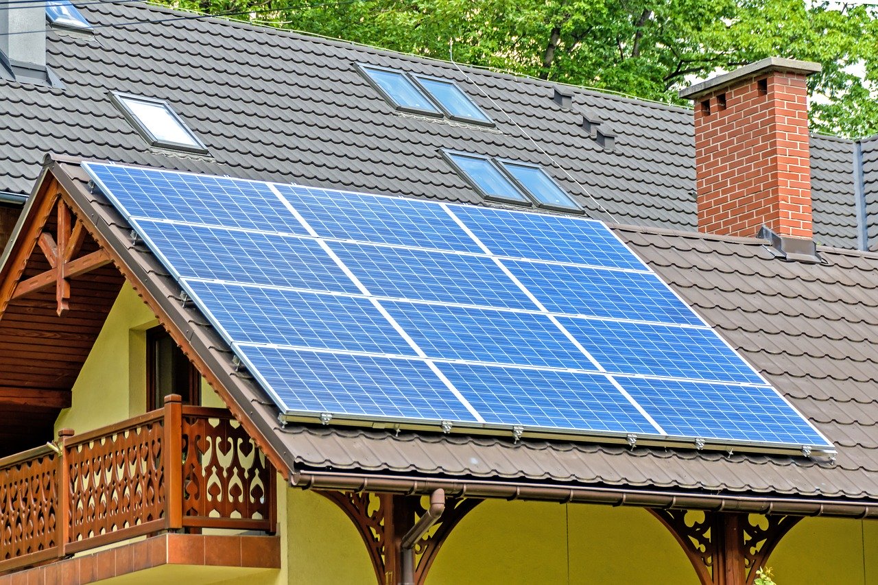 Panouri fotovoltaice 2024: Cât durează instalarea, care sunt prețurile și cum se calculează cheltuielile - panouri-fotovoltaice-1708348812.jpg