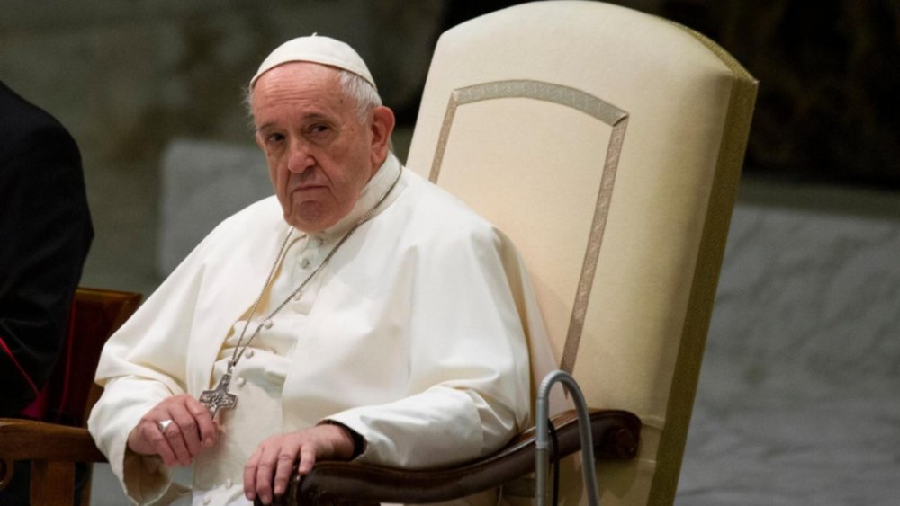 Probleme de sănătate pentru Papa Francisc! Acesta a desfăşurat audienţa de luni aşezat pe scaun - papa-1642430525.jpg