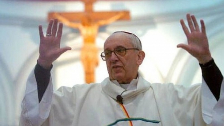 Papa Francisc  și-a numit succesorul la arhiepiscopia Buenos Aires - papafrancisc20809100-1364595175.jpg