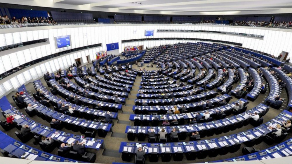 Rezoluție privind Revoluția română, în Parlamentul European - par-1576744822.jpg