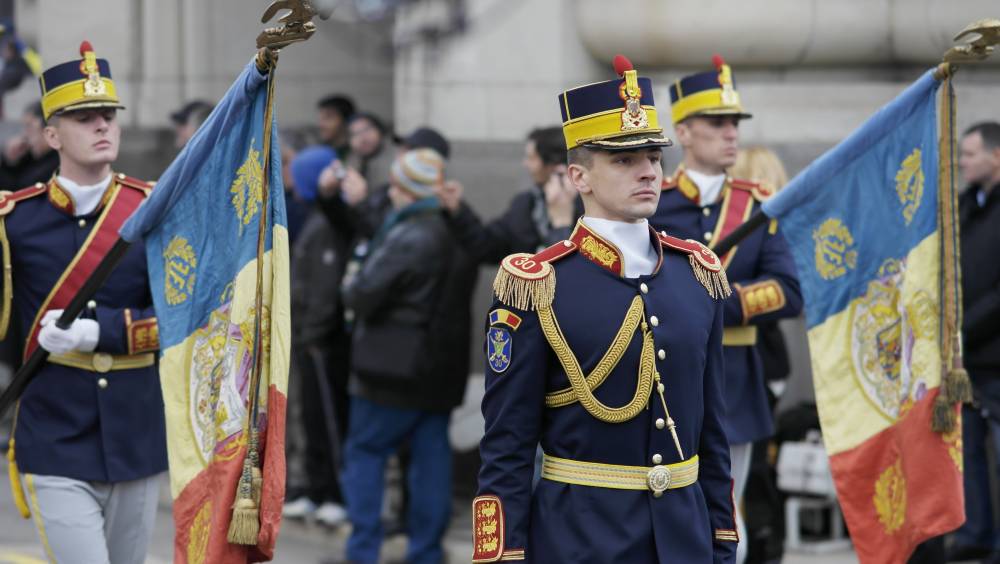 Paradă militară fastuoasă de Ziua Națională a României - parada1decembrie-1417430441.jpg