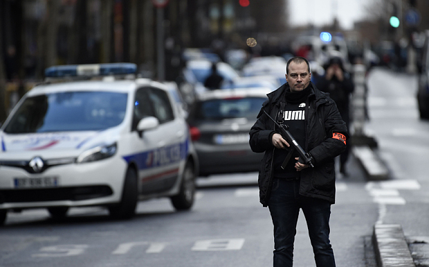 Un suspect jihadist cu probleme psihice a fost arestat la Paris - paris23543425b-1464269704.jpg