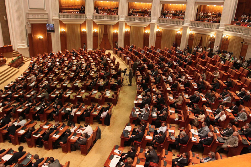Parlamentul începe dezbaterea bugetului pe 2013 pe 14 ianuarie - parlament13310565621355388447-1356513078.jpg