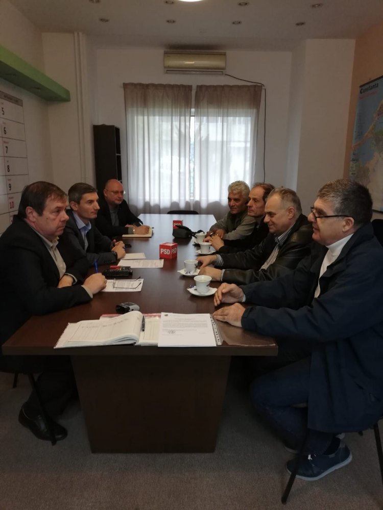 Parlamentarii Mihu și Vișan, întâlnire cu cadre militare disponibilizate din Constanța - parlamentariimihusivisan1-1554484977.jpg