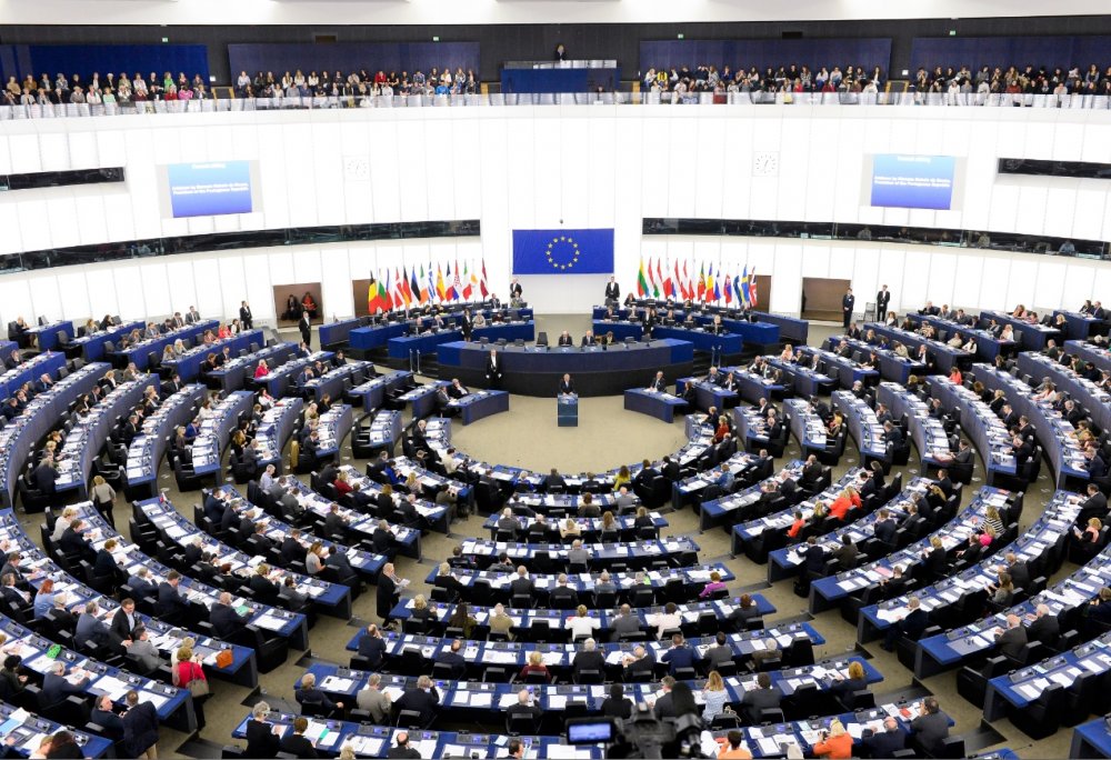 Parlamentul European a adoptat reforma privind drepturile de autor pe piața unică digitală - parlamentul-1553711933.jpg