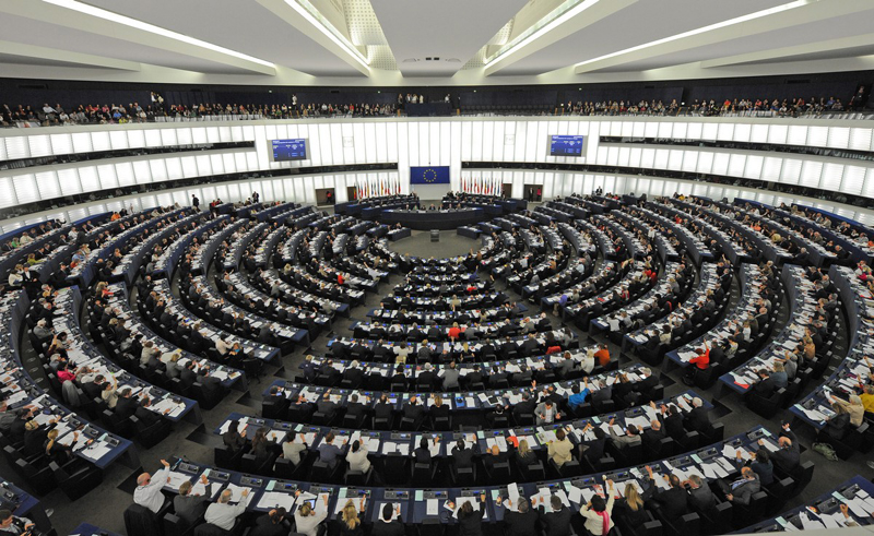 Parlamentul European  a adoptat o lege pentru reducerea emisiilor de CO2 - parlamentuleuropeanaadoptatolege-1518004293.jpg