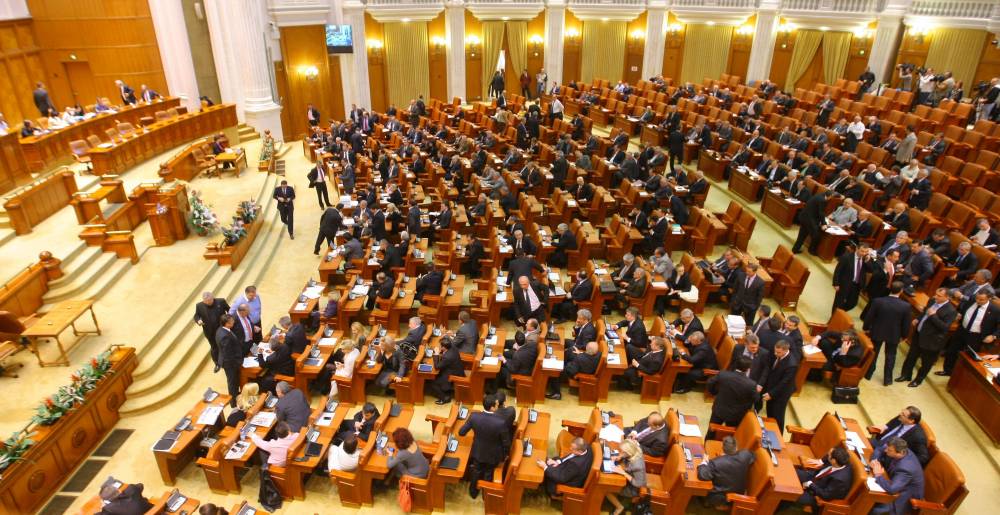 Parlamentul se reunește în ședință, azi - parlamentulsereuneste-1444119148.jpg