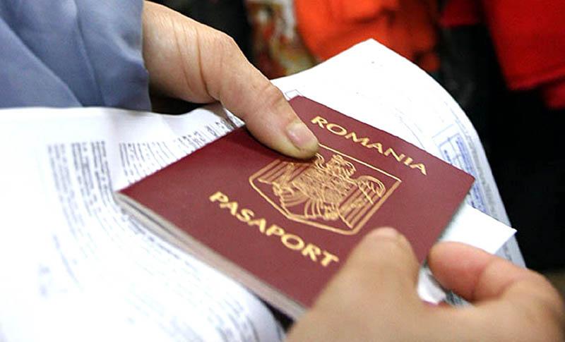Se schimbă condițiile de eliberare a pașapoartelor pentru copii - pasaport-1343742269.jpg