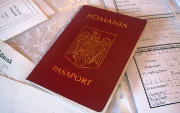 Poșta Română va distribui pașapoartele către populație - pasaport600x377-1426067143.jpg