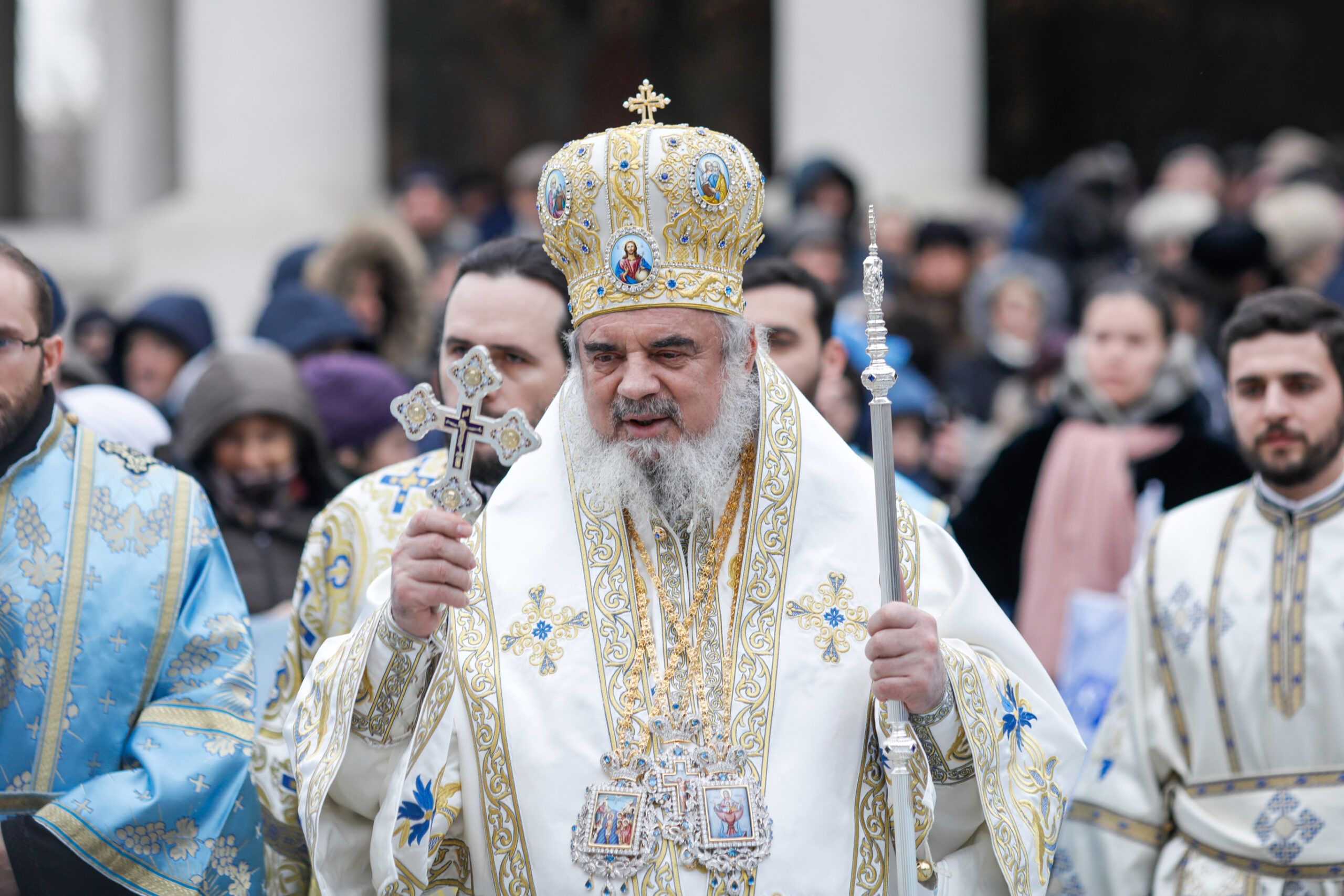 Patriarhul Daniel: Agheasma Mare - o mare binecuvântare pentru Biserică; este sfinţitoare, vindecătoare şi eliberatoare - patriarhulbisericiiortodoxeroman-1704541666.jpg