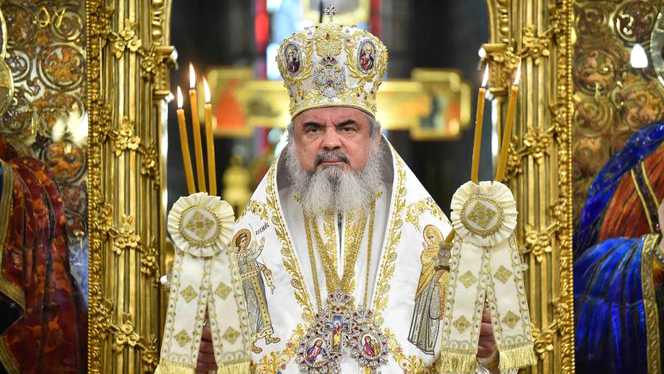 Patriarhul Daniel, în Pastorala de Crăciun: Să arătăm iubire milostivă şi solidaritate faţă de toţi oamenii - patriarhuldaniel1-1703073942.jpg