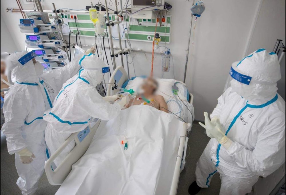 Criză în spitalele COVID din Constanţa. Doar cinci paturi mai sunt libere, în secţiile de Terapie Intensivă - paturi-1635061872.jpg