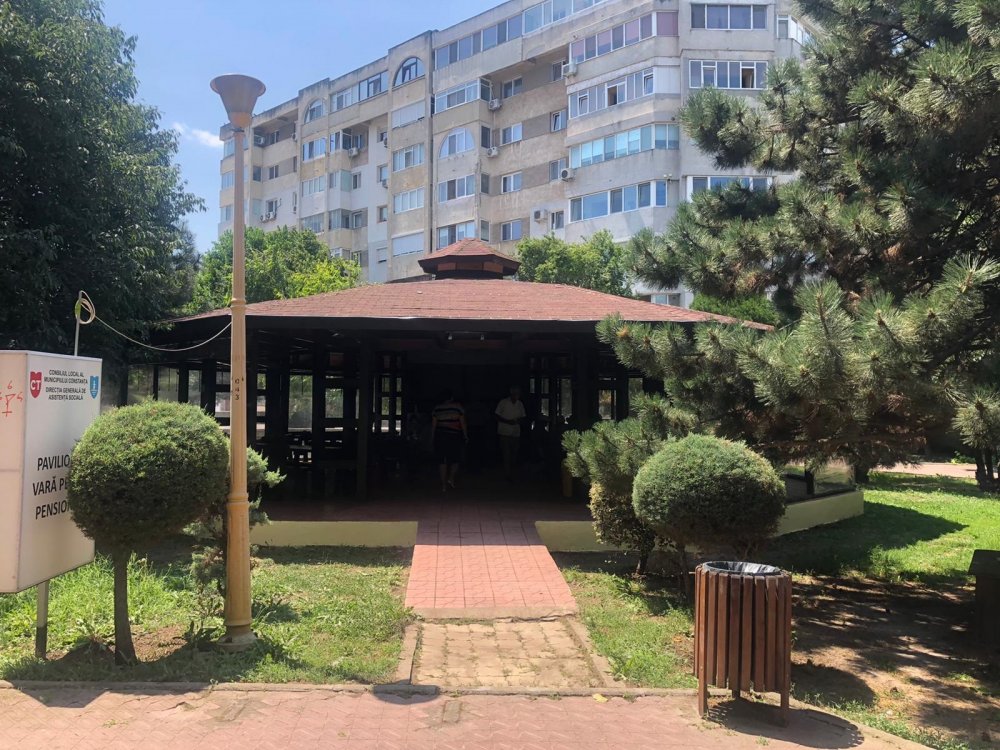 Se redeschid pavilioanele pentru pensionari, în parcurile din Constanţa - pavilioane-1627053165.jpg