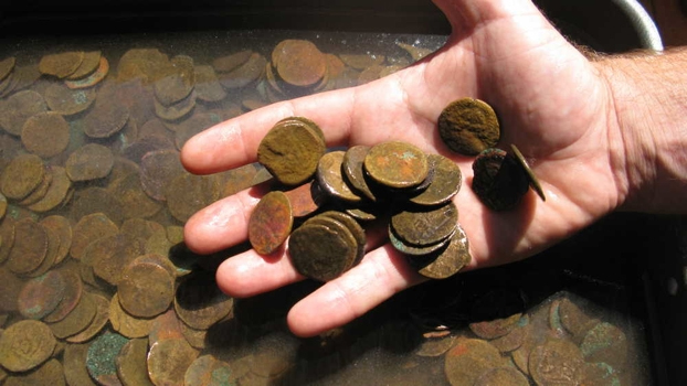 Percheziții la Constanța, pentru prinderea unor hoți de monede și arme antice - perchezitiilaconstantahotidemone-1392756574.jpg