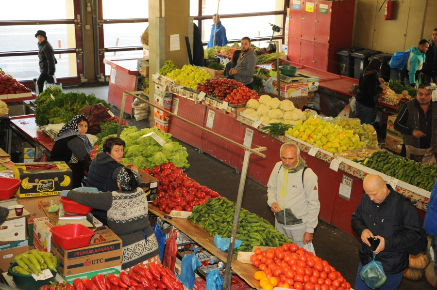 Peste 3.400  de comercianți  de fructe și legume au fost controlați - peste3400decomerciantidefructesi-1556108583.jpg