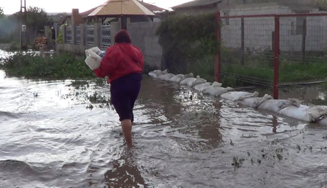 CODUL GALBEN de inundații pentru CONSTANȚA a fost PRELUNGIT! - pestera061371059880-1371215862.jpg