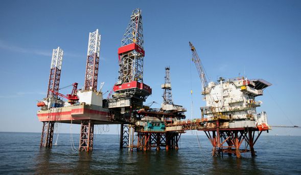 Afaceri cu petrol la Marea Neagră. Rușii de la Lukoil au intrat pe fir - petrol-1578332648.jpg
