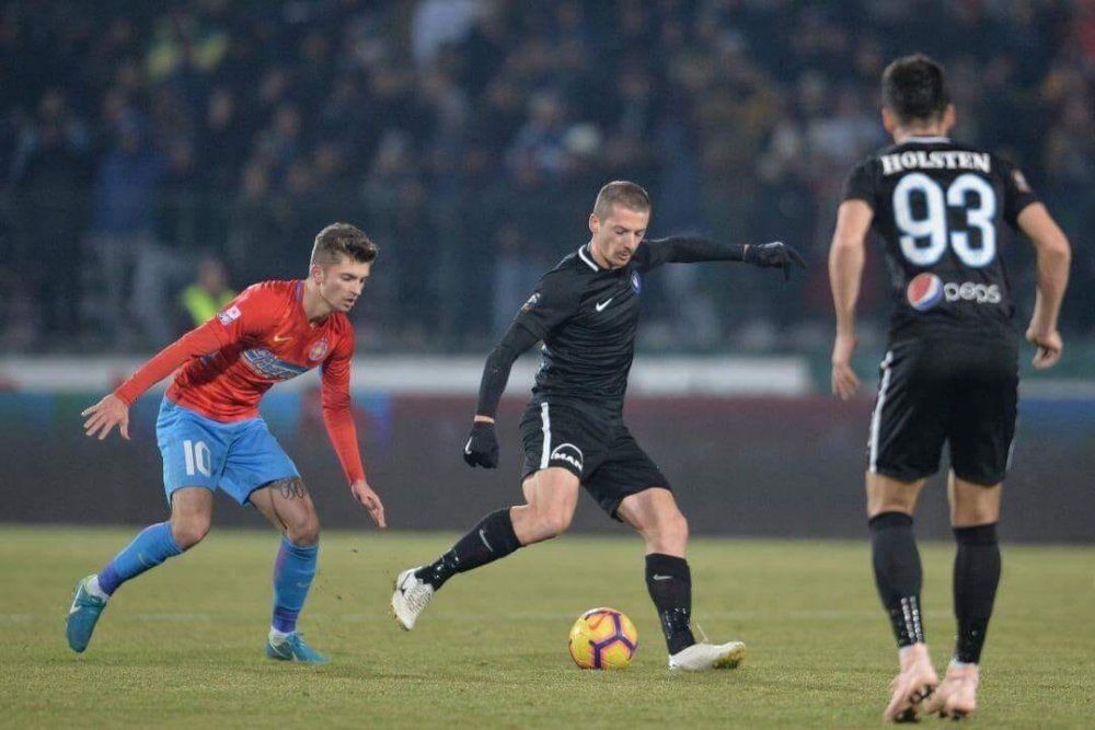 FCSB - VIITORUL 2-0 / Golurile lui Tănase și Filip îl salvează pe Dică - photo20181210232417-1544510648.jpg