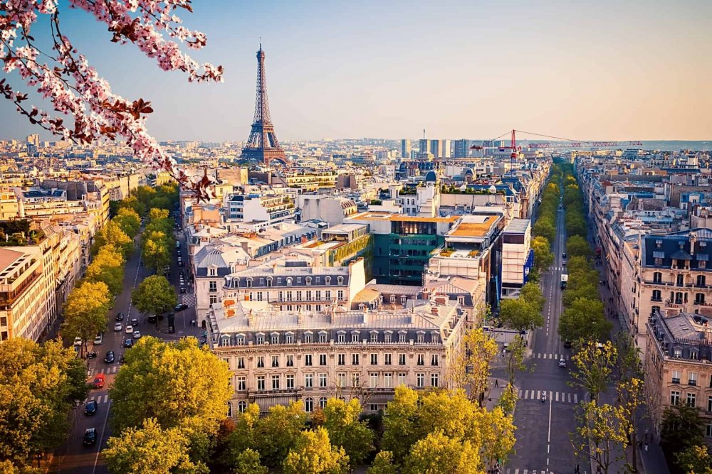 Parisul a înregistrat pierderi de miliarde din cauza numărului mic de turişti - pierderidemiliardeparis-1617095488.jpg