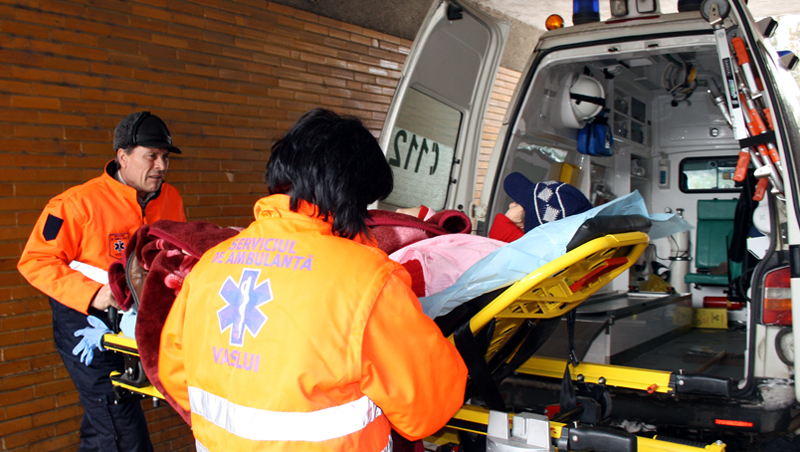 Pietoni duși la spital după ce au fost loviți de mașini - pietonidusilaspital-1397755173.jpg