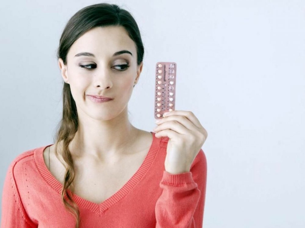 Durerile de cap, cele mai frecvente efecte secundare ale pilulelor contraceptive - pilule11-1661264092.jpg