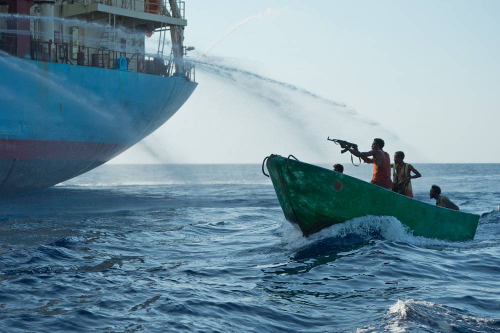 Pirații au atacat două nave de pescuit; un mort și doi răniți - piratiiauatacat-1442133196.jpg