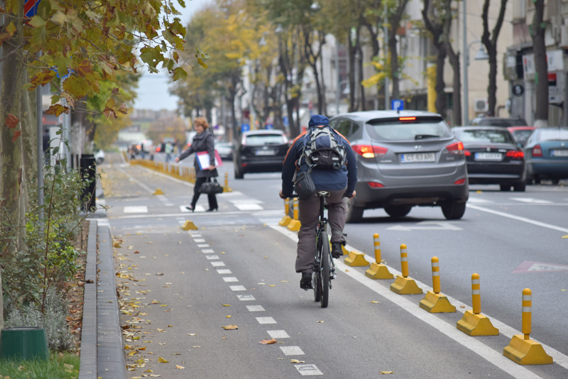 Pistă de biciclete și sens unic pe bulevardul Tomis, între Grand și Lupoaică - pistabicicletebulevardultomis-1478106736.jpg