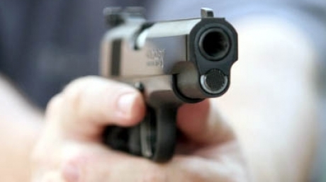 Focuri de armă în Constanța pentru prinderea unor hoți - pistolpolitist22911400-1321873175.jpg