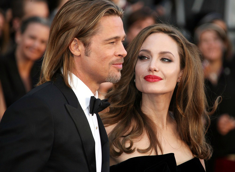 Angelina Jolie, pregătită să renunțe la carieră - pittjolie-1354556847.jpg