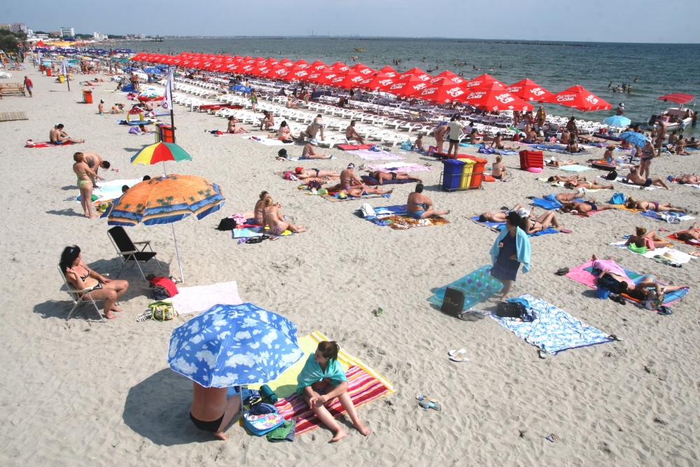 Liber la plajă/ Nivel mediu de radiații ultraviolete - plaja-1345629339.jpg
