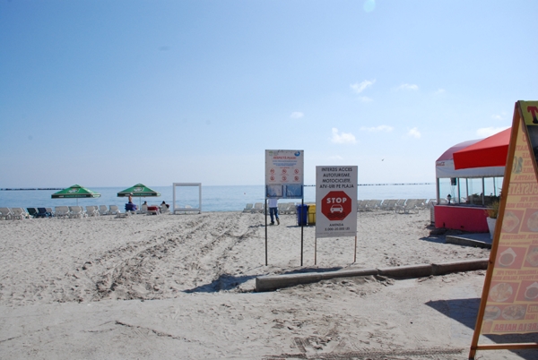 Plajele din Mamaia și Vama Veche, pregătite să-și primească turiștii - plaja11-1335264187.jpg