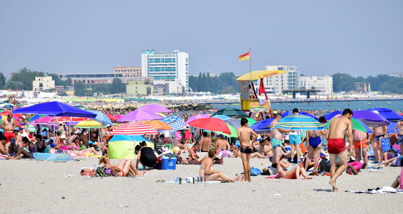 Hotelierii ar putea primi plaje. Ce se întâmplă însă cu actualele contracte - plaja3-1506359128.jpg
