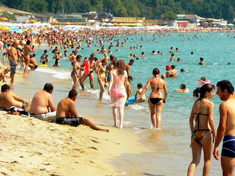 Apa Mării Negre de pe litoralul bulgăresc, infectată cu virusul hepatic A - plajabulgaria1-1404492672.jpg