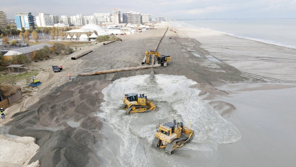 Eroziunea costieră de pe plajele româneşti, în atenţia ABADL - plaje-1661863816.jpg