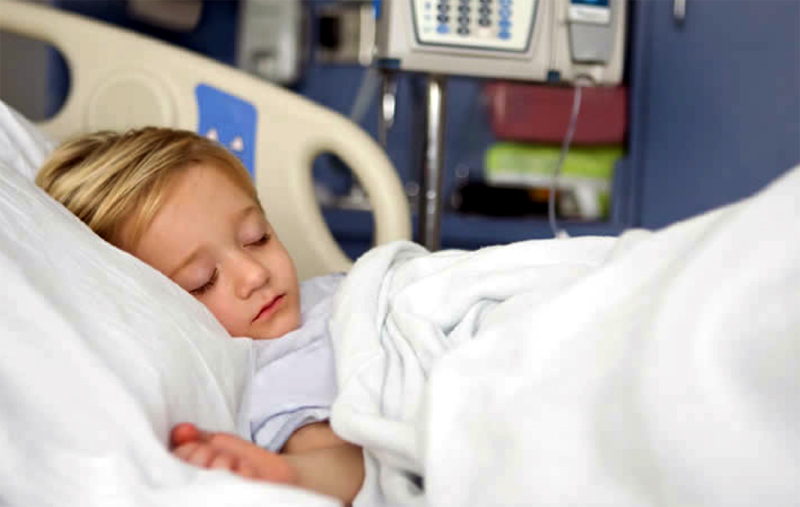 Copil de 3 ani, operat de apendicită după ce a fost plimbat la cinci medici și două spitale - plimbatdelaunspitallaaltulcopy-1396629563.jpg