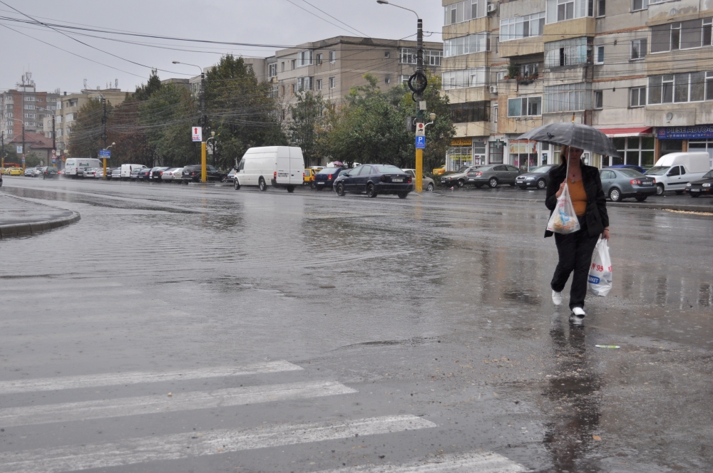 Week-end cu ploi și furtuni, la CONSTANȚA! - ploaie22-1372317514.jpg