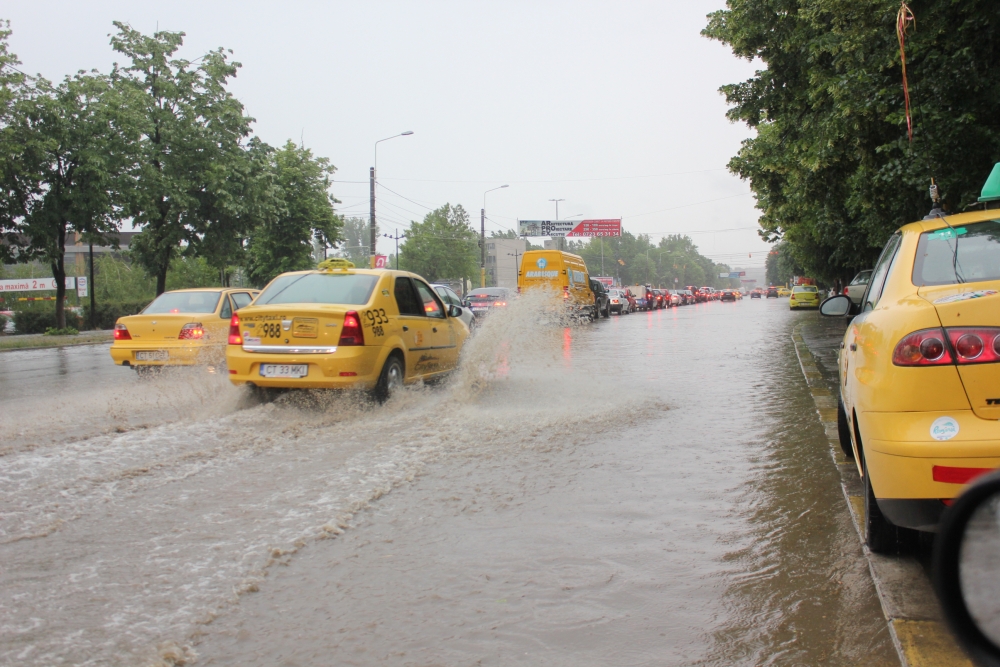 Cod galben de vijelii la Constanța / Comandament pentru situații de urgență pentru intervenții în caz de inundații - ploaietorentialabaltoci191369573-1440072658.jpg