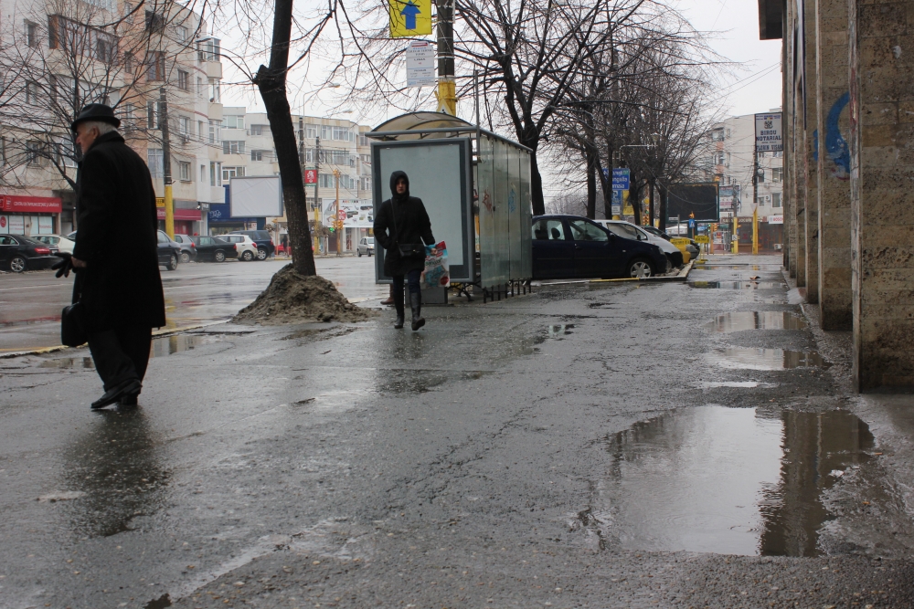 Cum va fi vremea mâine, la Constanța - ploaievremeumbrela5-1392215828.jpg