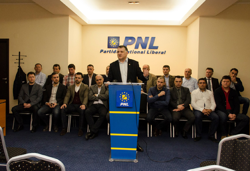 Deputatul Bogdan Huțucă și-a anunțat candidatura la șefia PNL Constanța. Primarii fac scut în jurul lui - pnlcandidaturabogdanhutuca-1490537152.jpg