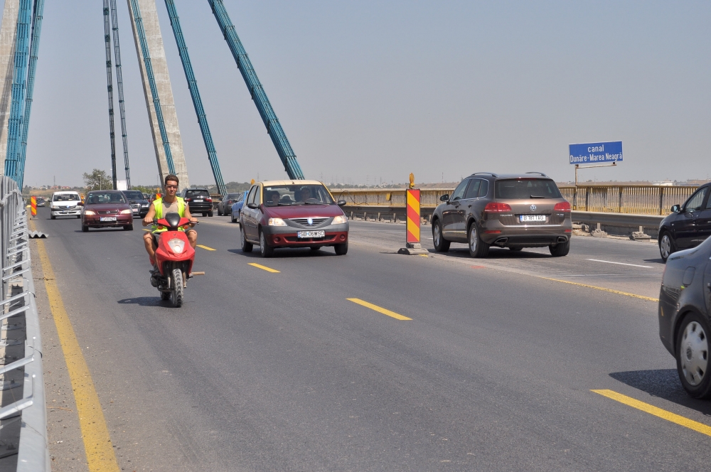 Ce spune șeful Direcției Regionale de Drumuri și Poduri despre închiderea Podului Agigea - podagigea33-1350908396.jpg