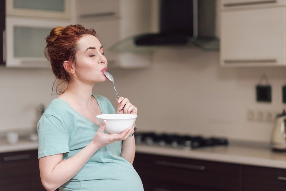 Motivele pentru care femeile însărcinate își pot pierde pofta de mâncare - poftademancare1-1638560121.jpg