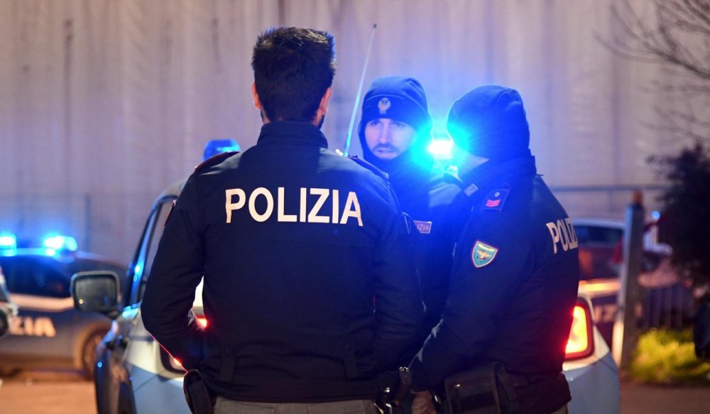Un adolescent român a fost găsit mort în casa lui din Italia. E șocant ce ar fi făcut tânărul - pol-1531052358.jpg