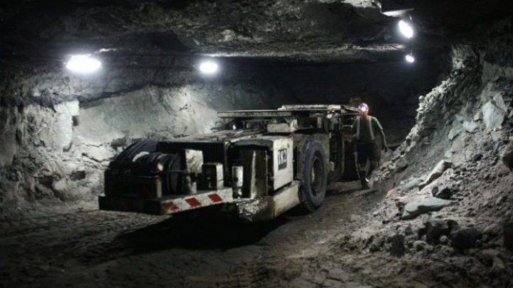 Doi dintre minerii dați dispăruți, după ce s-a surpat pământul, au fost găsiți MORȚI! - polishcoalmine696x44552104000-1526203233.jpg