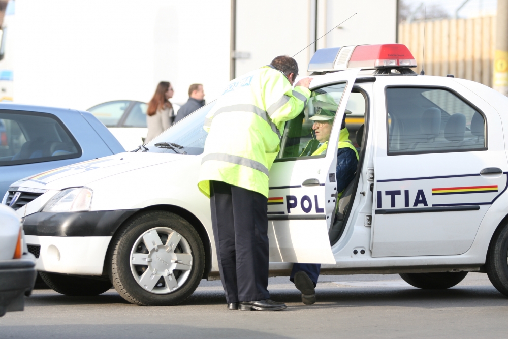 Tânăr băut rănit într-un accident rutier în localitatea Dunăreni - politia-1335943296.jpg