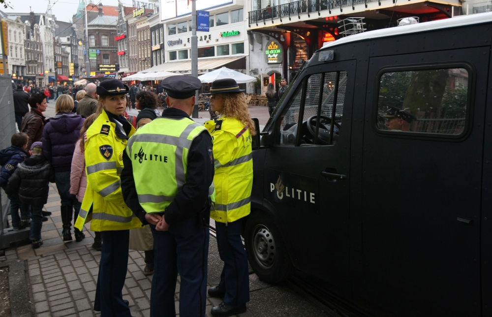 Patru suporteri steliști au fost arestați în Amsterdam, înaintea meciului cu Ajax - politia-1360863952.jpg