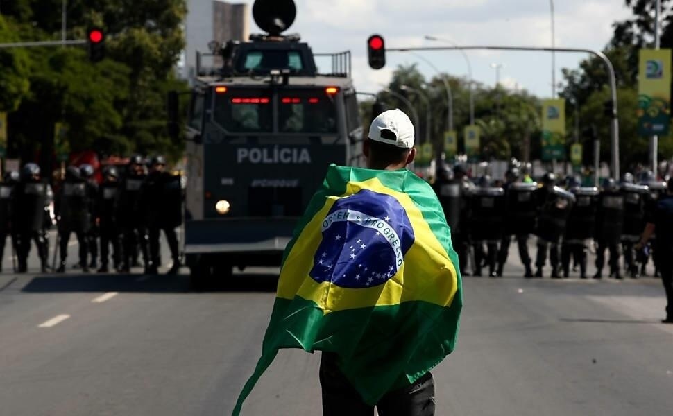 Ciocniri violente la Sao Paolo înainte de Cupa Mondială - politia-1402588073.jpg
