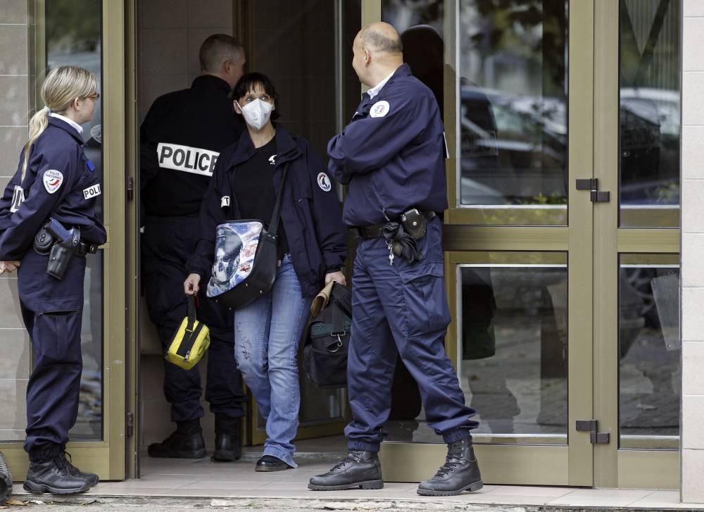 Peste 50 de acte anti-musulmane au avut loc in Franța, după Charile Hebdo - politia-1421082470.jpg