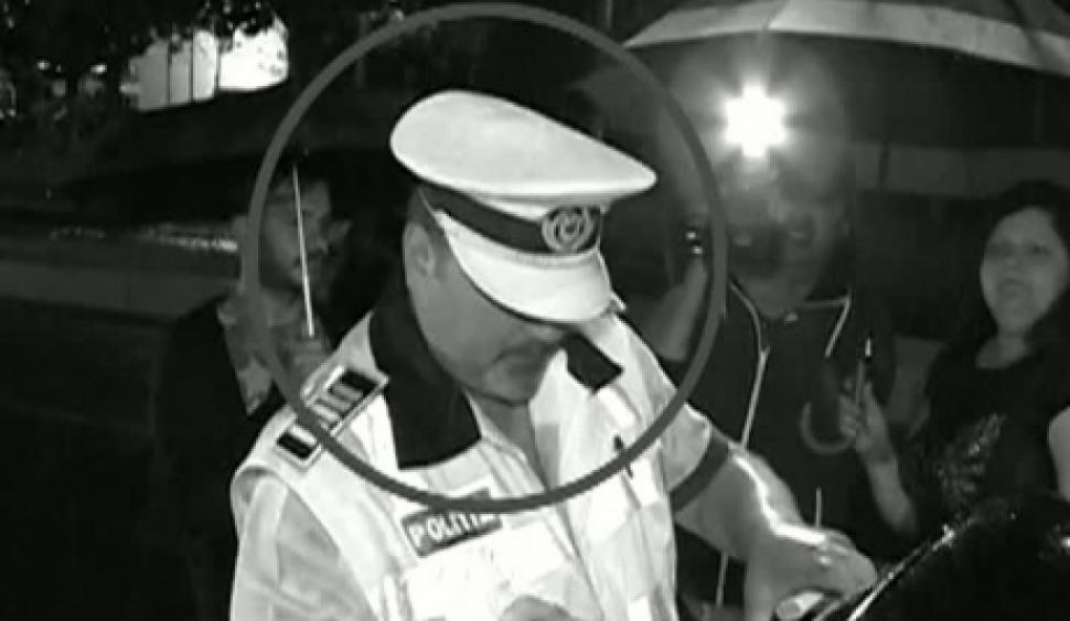 Polițistul erou a fost decorat de Iohannis - politia-1440229738.jpg