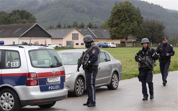Cinci persoane au fost ucise într-o stațiune montană din Austria - politia-1570382055.jpg