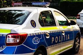 Polițist român, prins beat la volan de colegii de la Rutieră. Agentul a dat vina pe tinctura de propolis - politia-1667394666.jpg